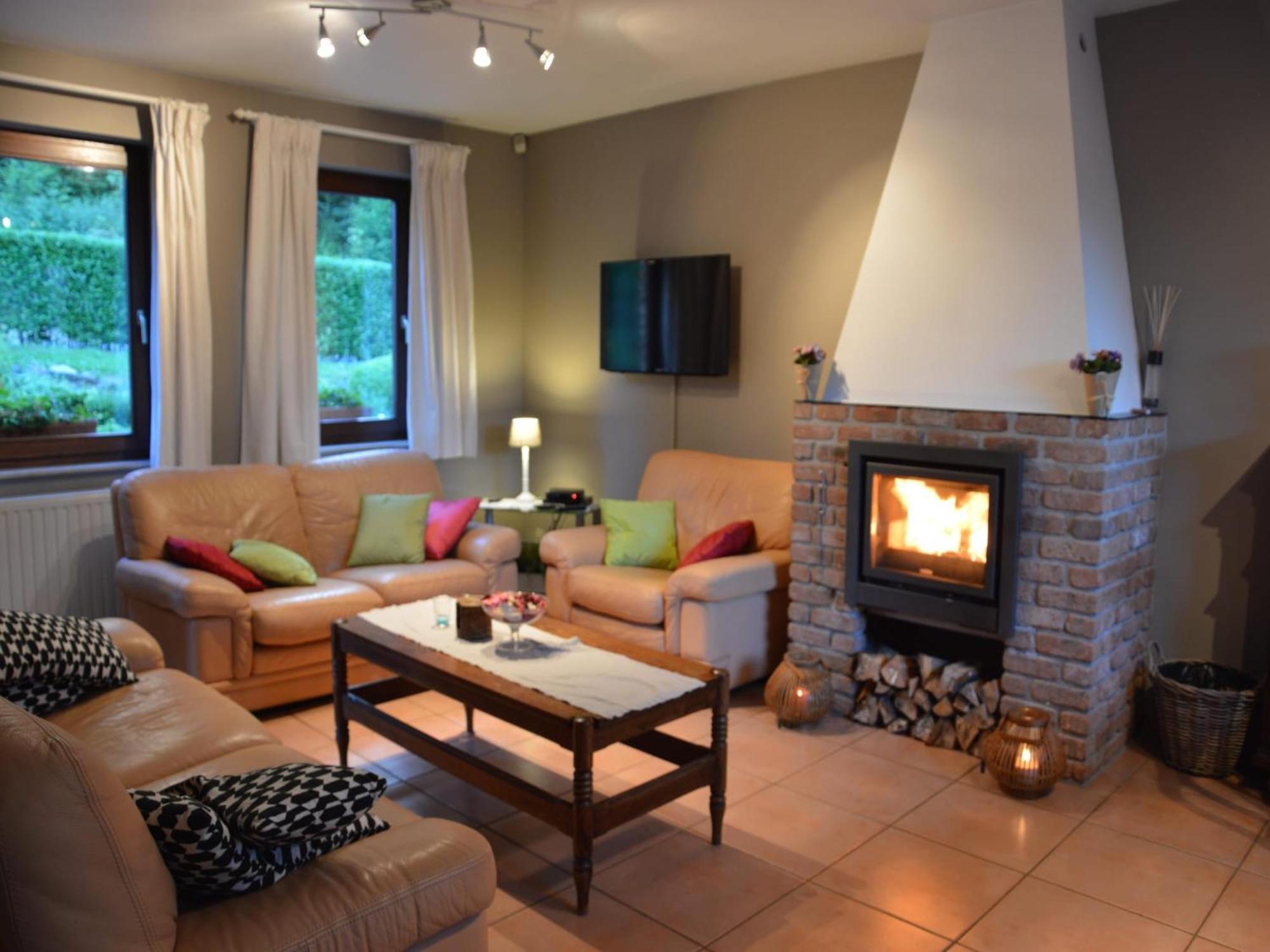 Modern Holiday Home In Stavelot With Fireplace المظهر الخارجي الصورة