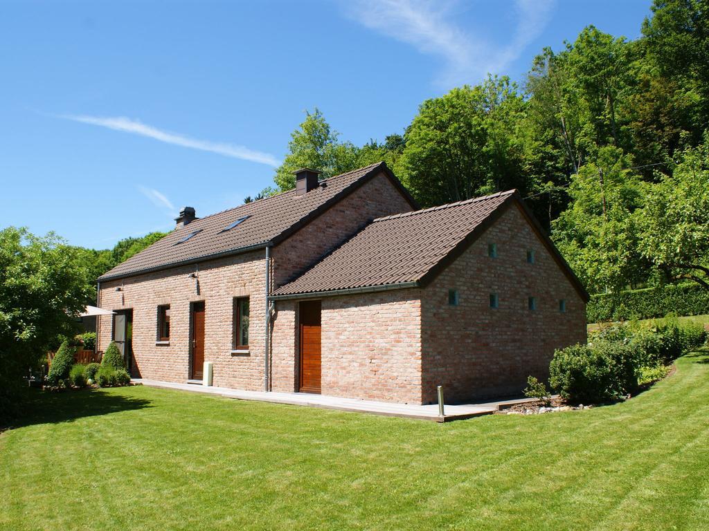 Modern Holiday Home In Stavelot With Fireplace المظهر الخارجي الصورة