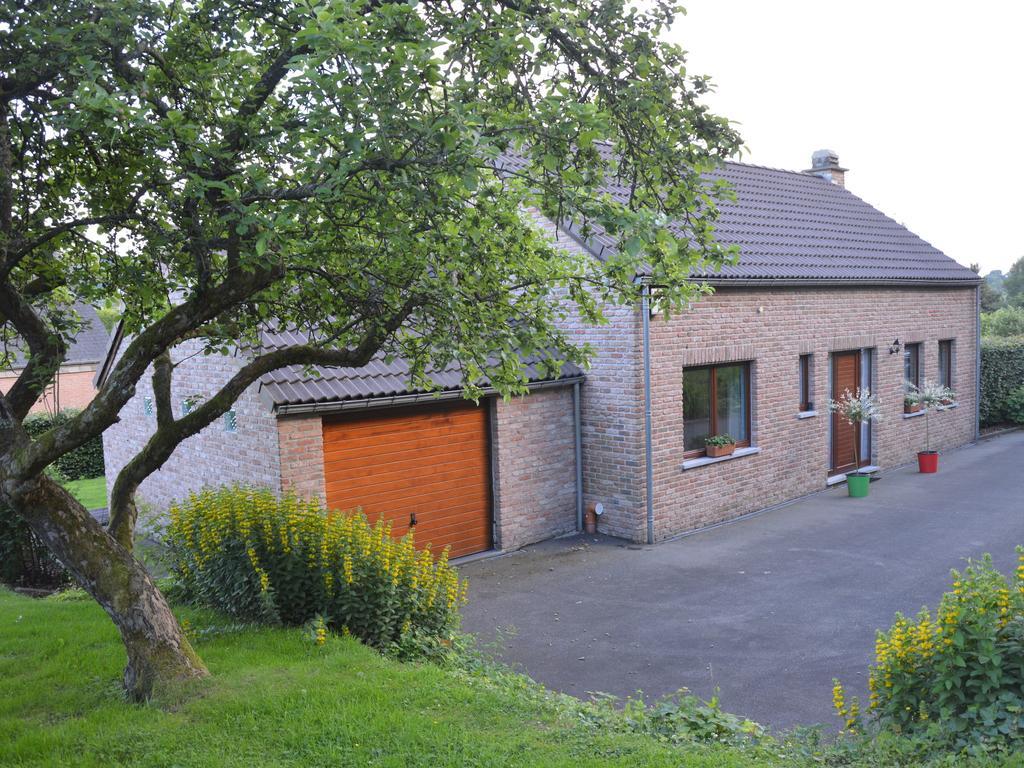 Modern Holiday Home In Stavelot With Fireplace المظهر الخارجي الصورة